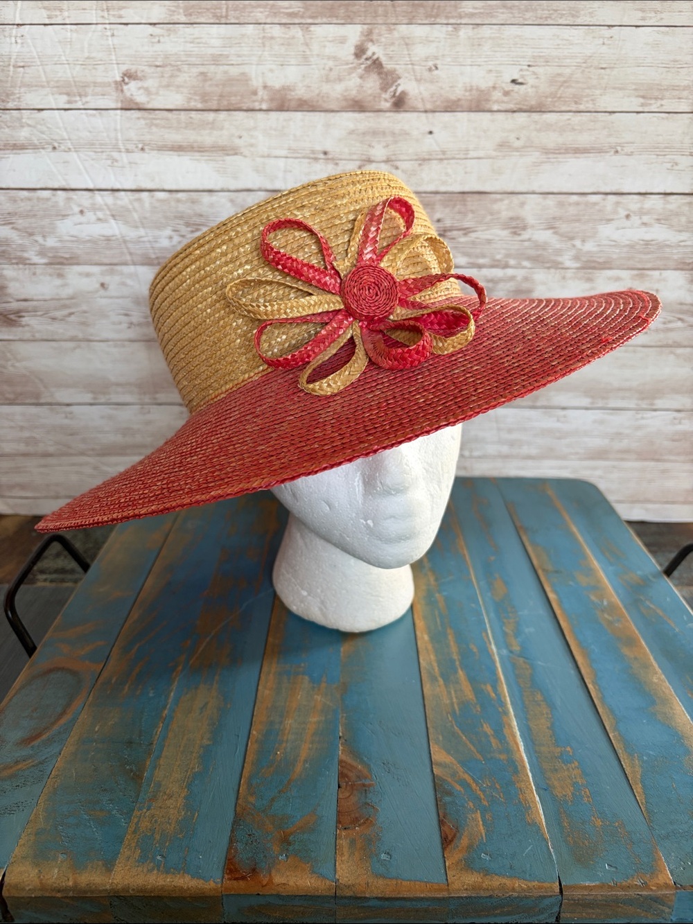 Vintage Liz Claiborne Two-Tone Straw Sun Hat in Natural and Red